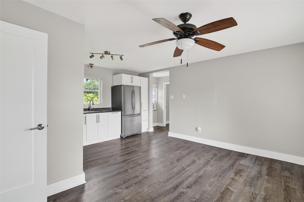 6832 Ave I - Photo 11