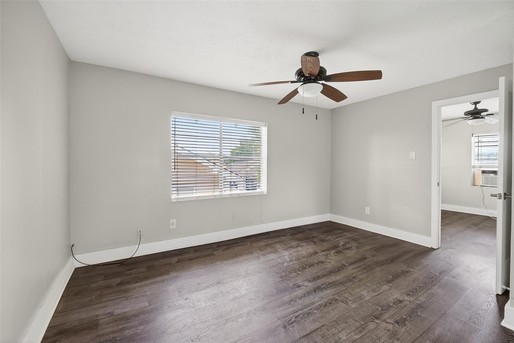 6832 Ave I - Photo 10