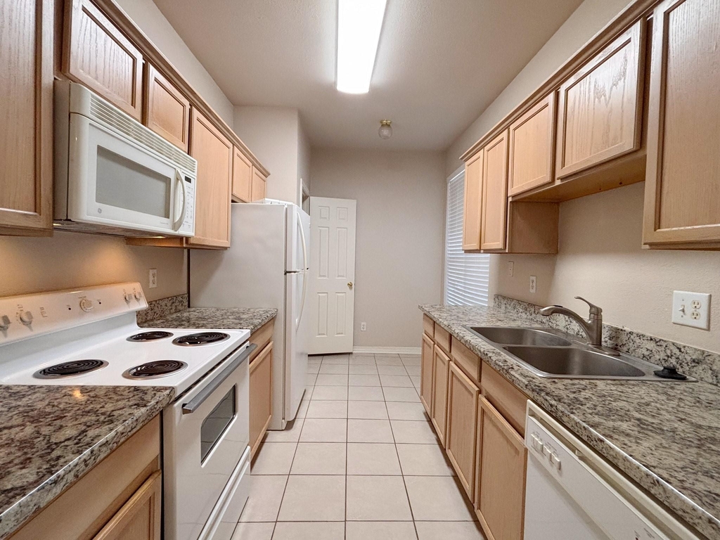 2255 Braeswood Park Drive - Photo 5
