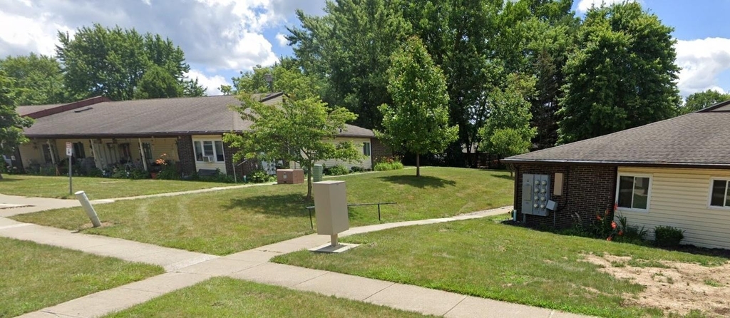 669 Oak Court Drive - Photo 3