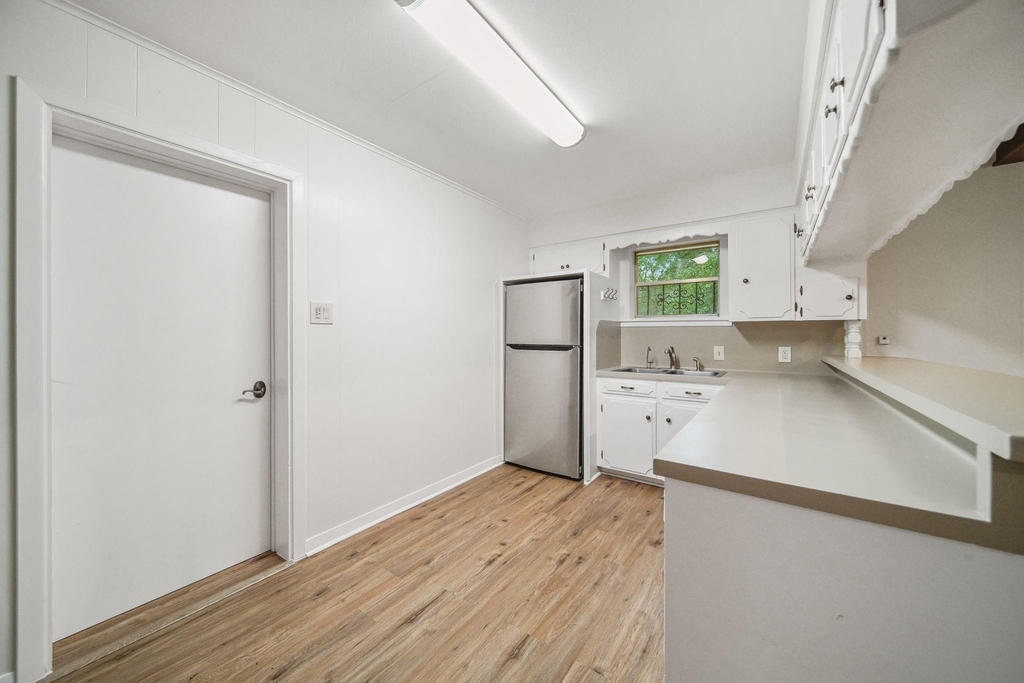 2019 N Thompson Street - Photo 4