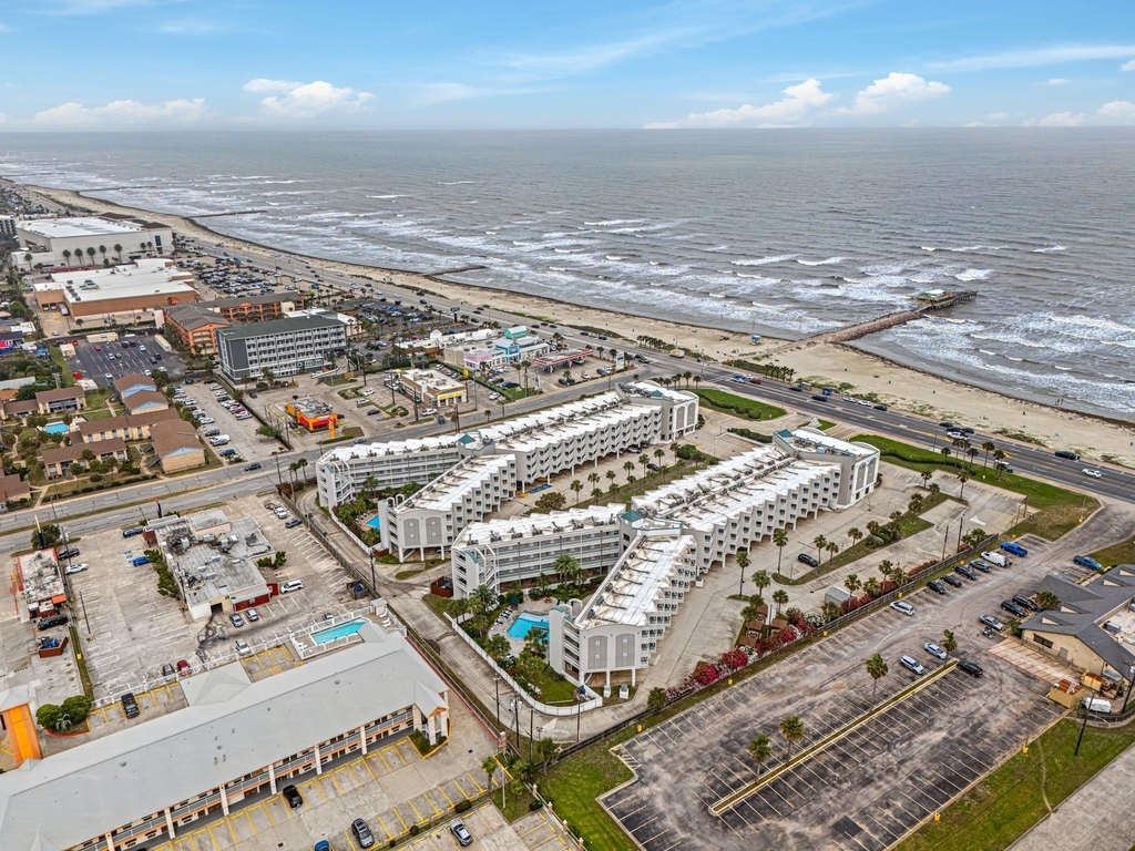 6102 Seawall Boulevard - Photo 2