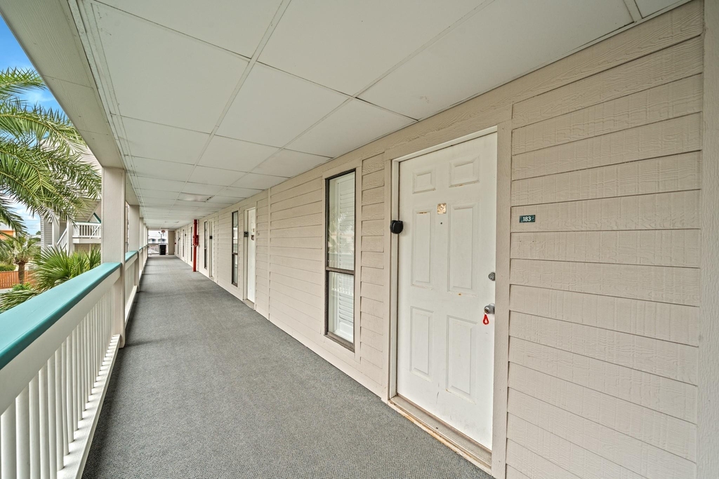 6102 Seawall Boulevard - Photo 4