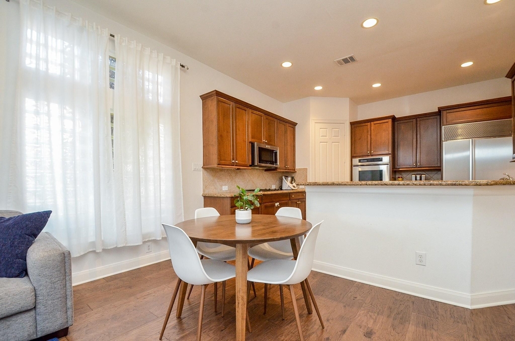 2826 Tudor Manor - Photo 18