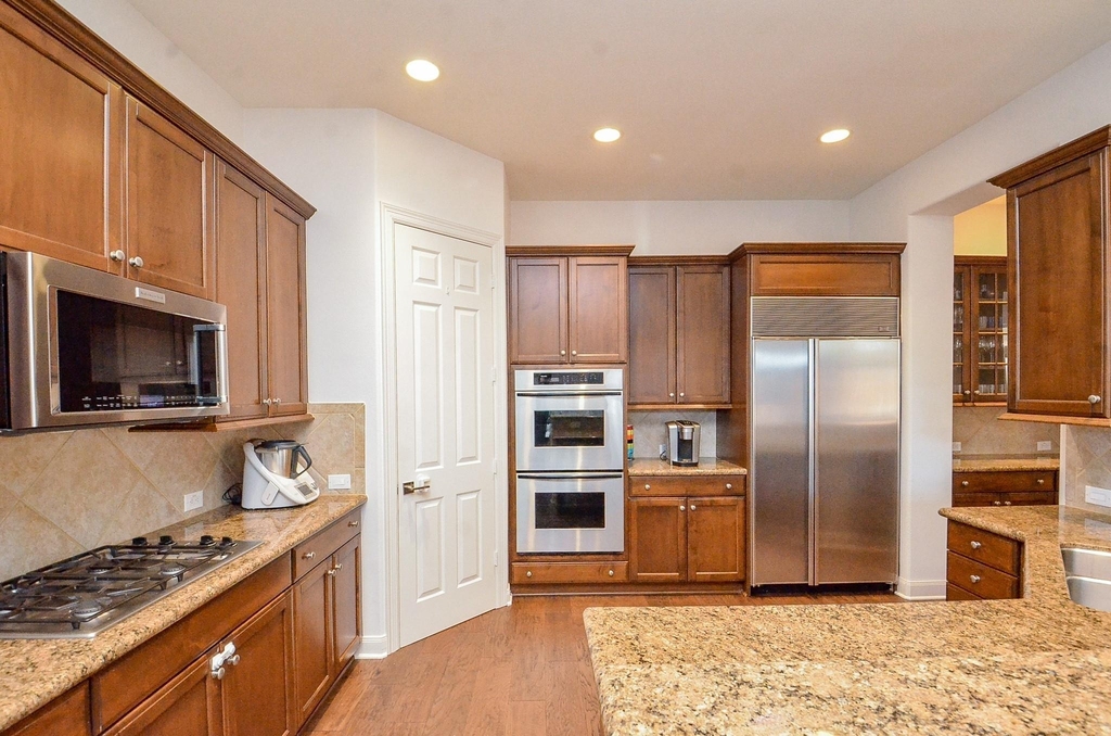 2826 Tudor Manor - Photo 12