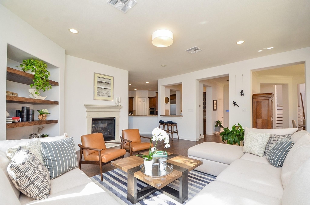 2826 Tudor Manor - Photo 1