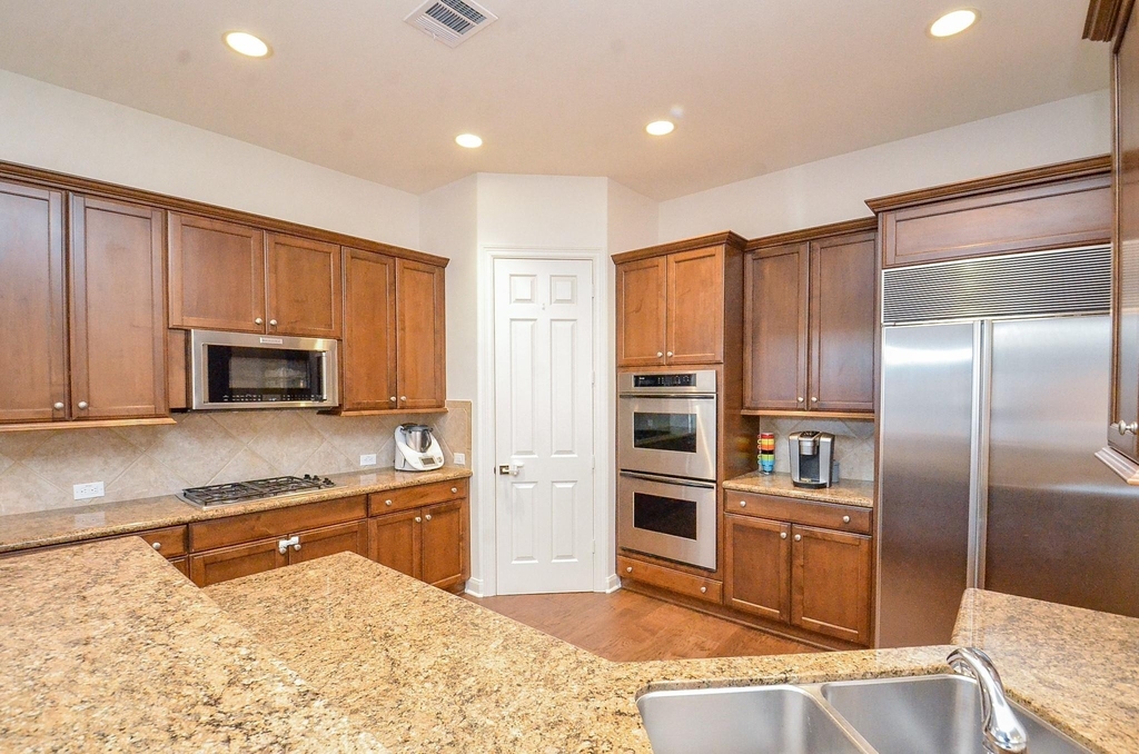 2826 Tudor Manor - Photo 11