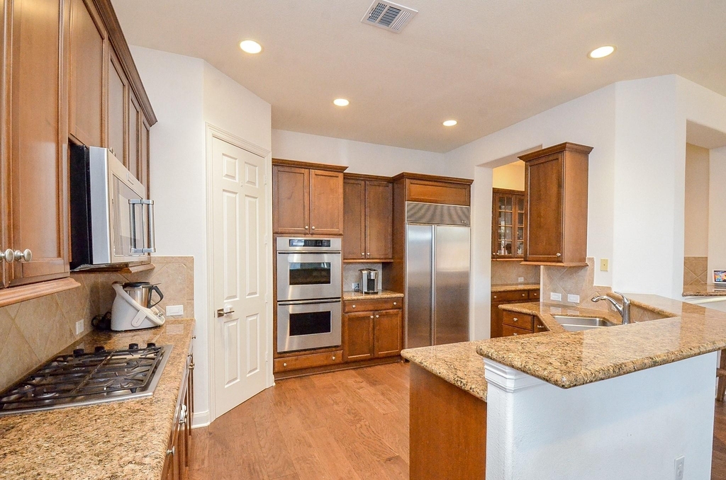2826 Tudor Manor - Photo 10