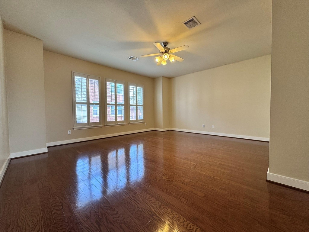 2333 Ann Street - Photo 3