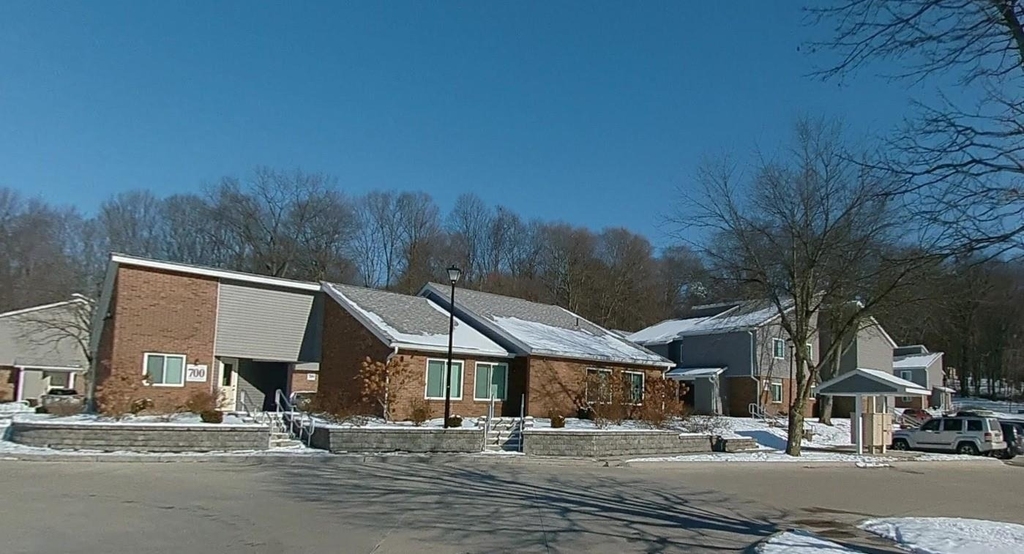 700 Follin Avenue - Photo 0