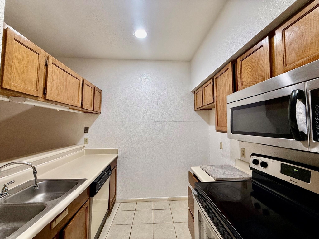 8055 Cambridge Street - Photo 14