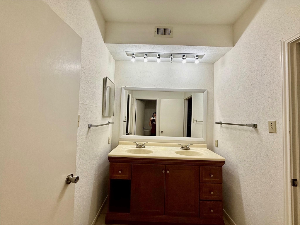 8055 Cambridge Street - Photo 19