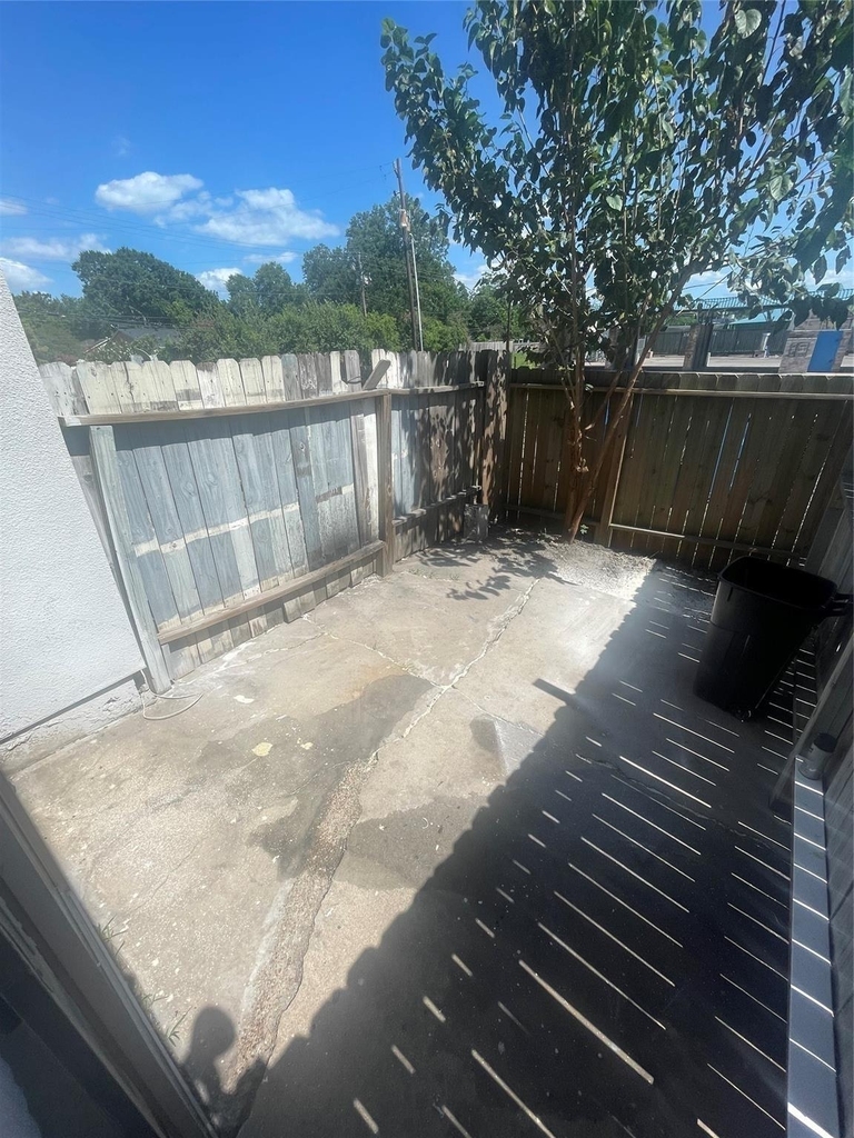 11041 Albury Drive - Photo 1