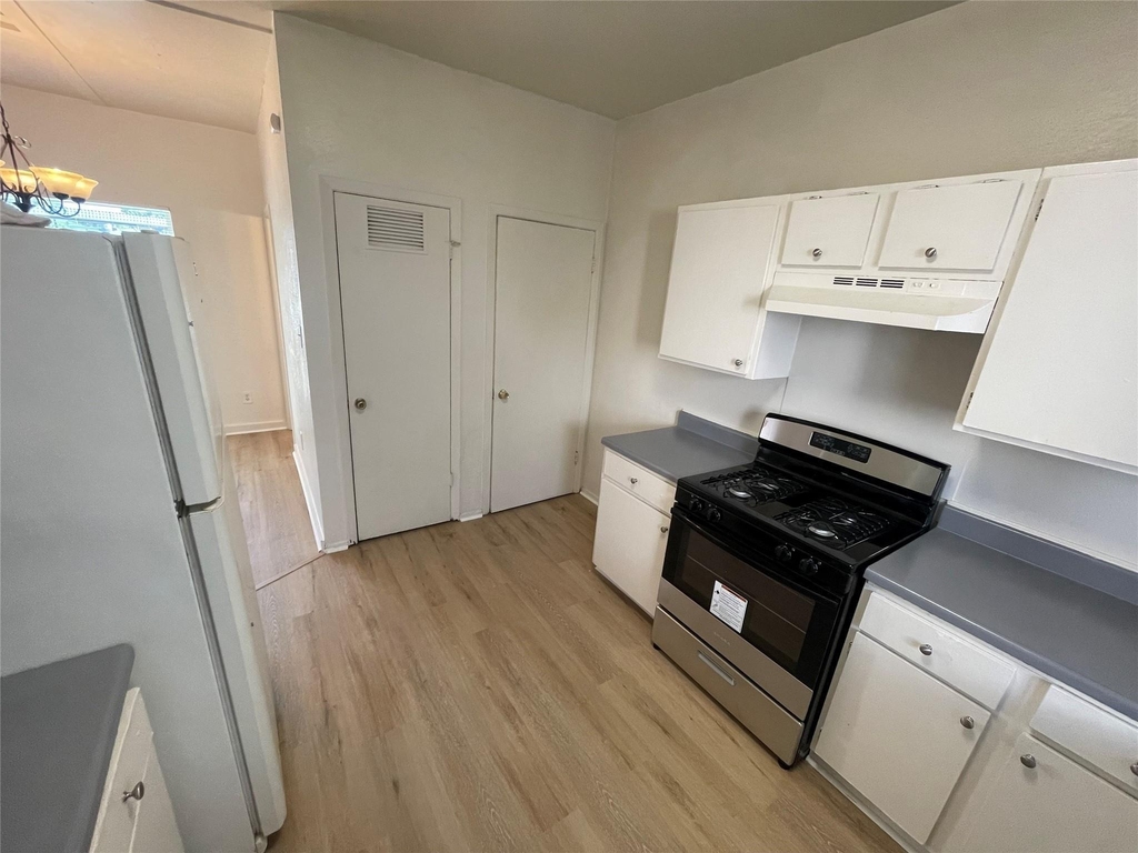 11041 Albury Drive - Photo 3