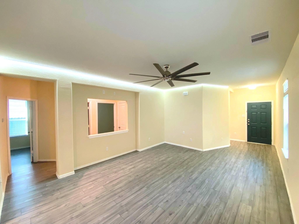 29880 Dovetail Bluff Lane - Photo 8