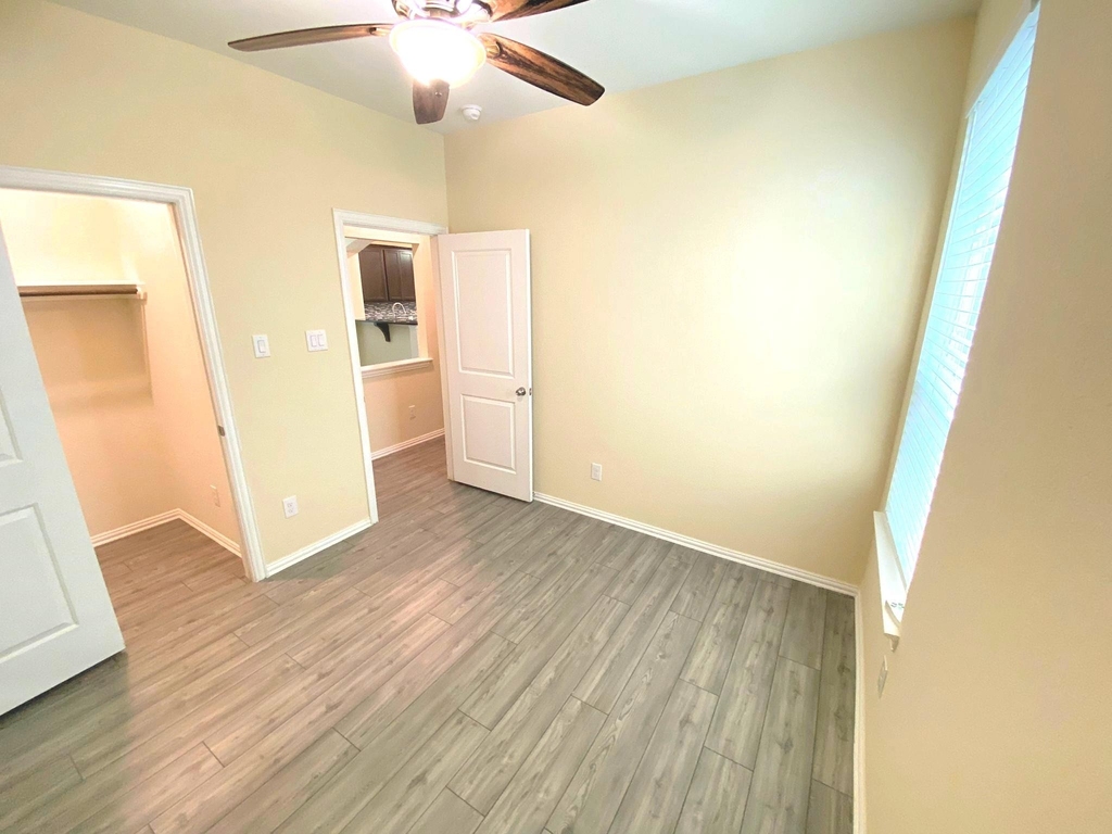 29880 Dovetail Bluff Lane - Photo 3
