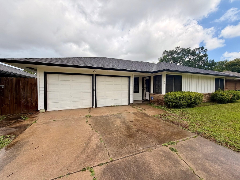 6211 Schevers Street - Photo 1
