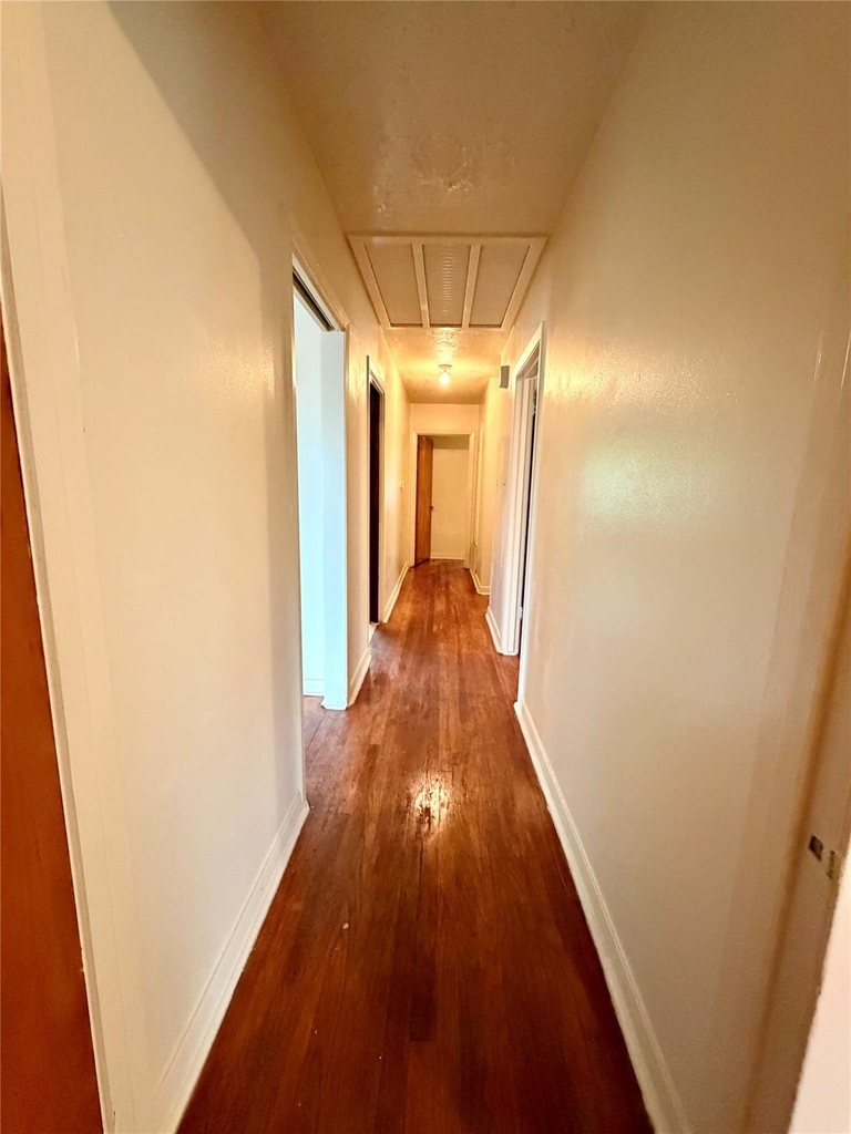 6211 Schevers Street - Photo 6