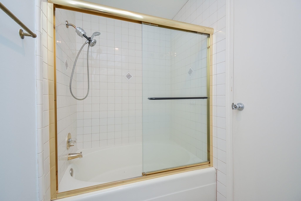 7447 Cambridge Street - Photo 29