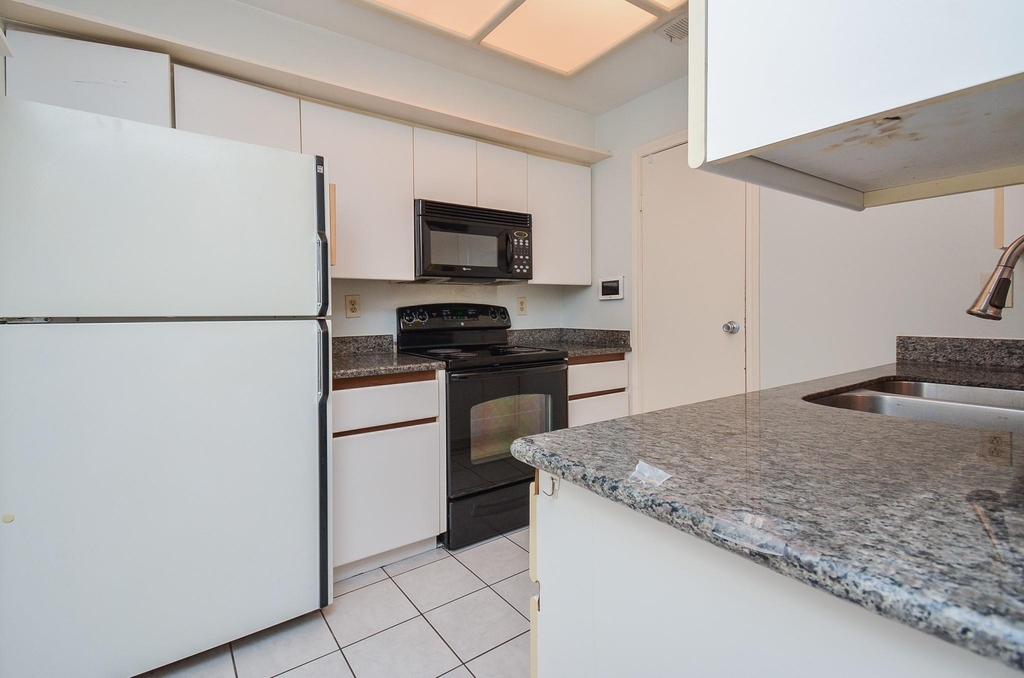 7447 Cambridge Street - Photo 12