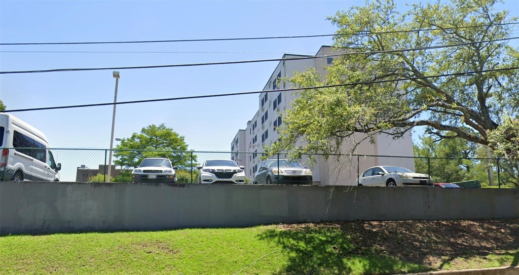 1433 N Adams St - Photo 5