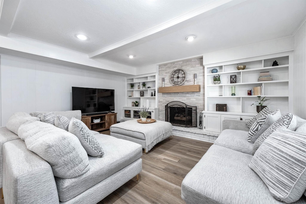 26715 Maplewood Drive - Photo 9