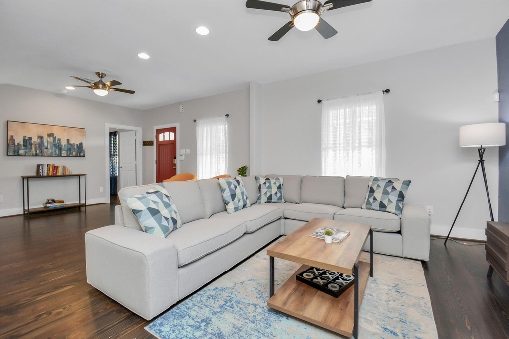 5705 Cochran Street - Photo 2