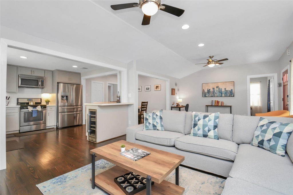 5705 Cochran Street - Photo 3