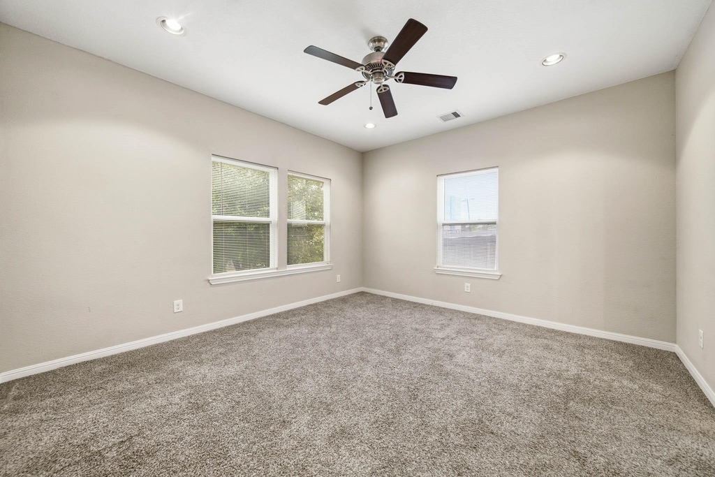 5303 Avenue J - Photo 7