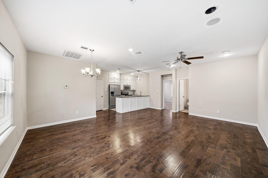 5303 Avenue J - Photo 3