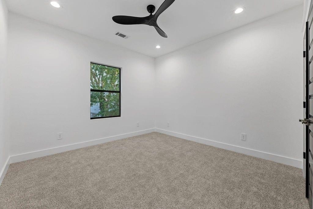 518 Clinton Street - Photo 15