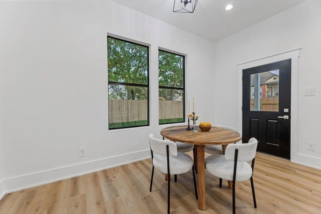 518 Clinton Street - Photo 6