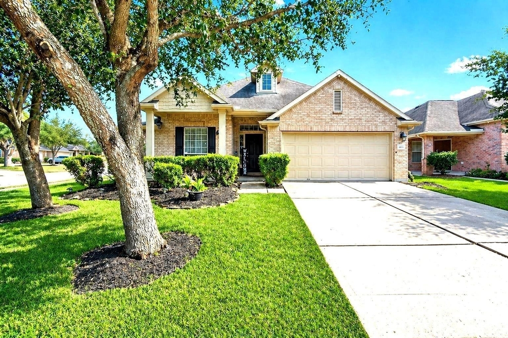 19107 Mustang Pointe Lane - Photo 0