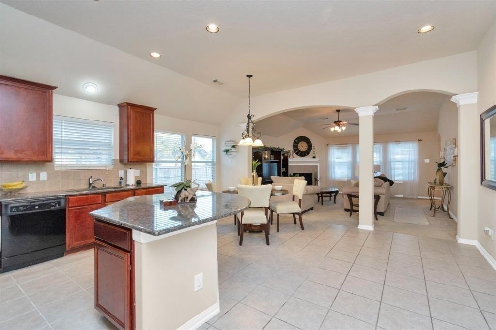 19107 Mustang Pointe Lane - Photo 2
