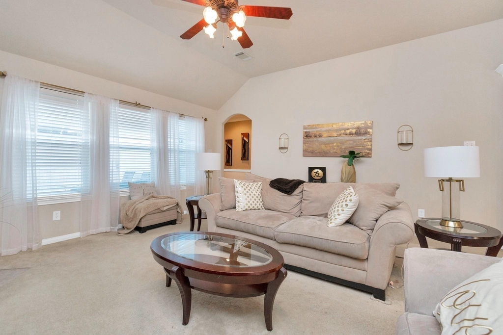 19107 Mustang Pointe Lane - Photo 5