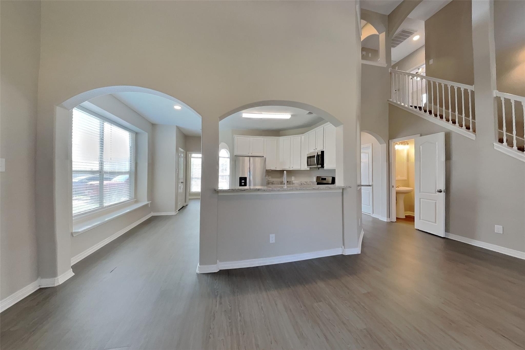 8000 N Tarrytown Crossing Drive - Photo 1
