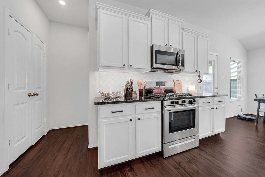 25915 Aura Lake Lane - Photo 15