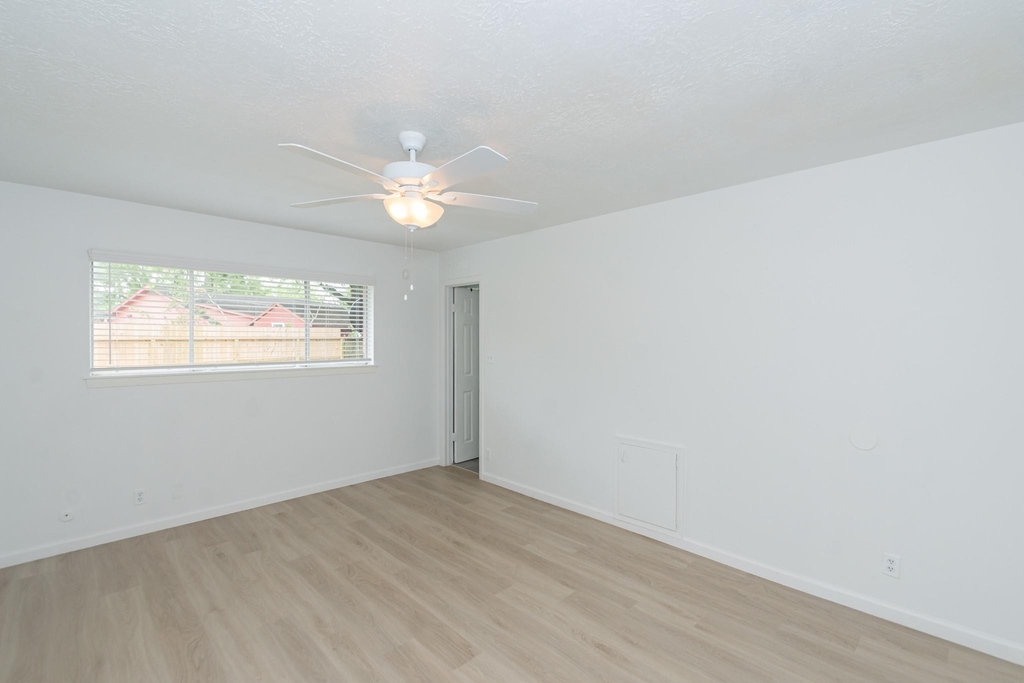 5704 Leggett Lane - Photo 14