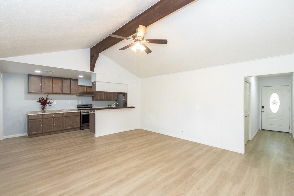 5704 Leggett Lane - Photo 5