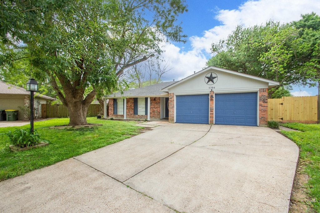 5704 Leggett Lane - Photo 2
