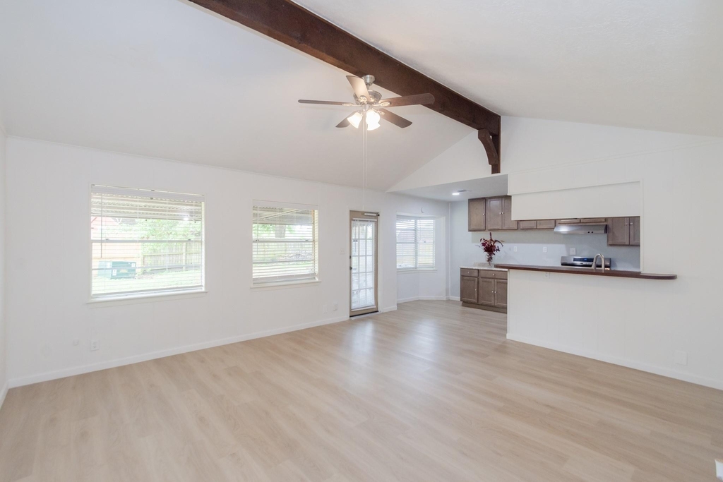 5704 Leggett Lane - Photo 4