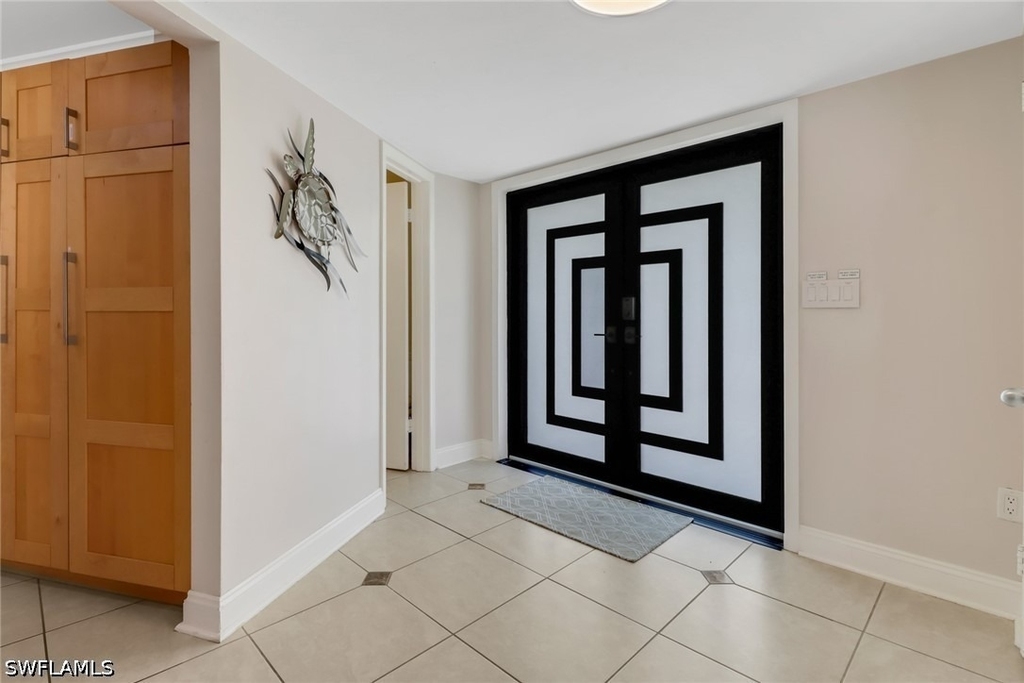 701 N Barfield Drive - Photo 4
