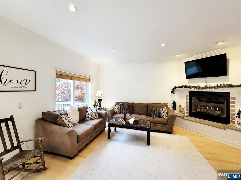 441 Piermont - Photo 3