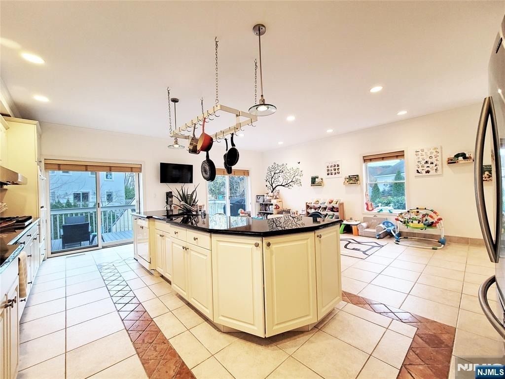 441 Piermont - Photo 6
