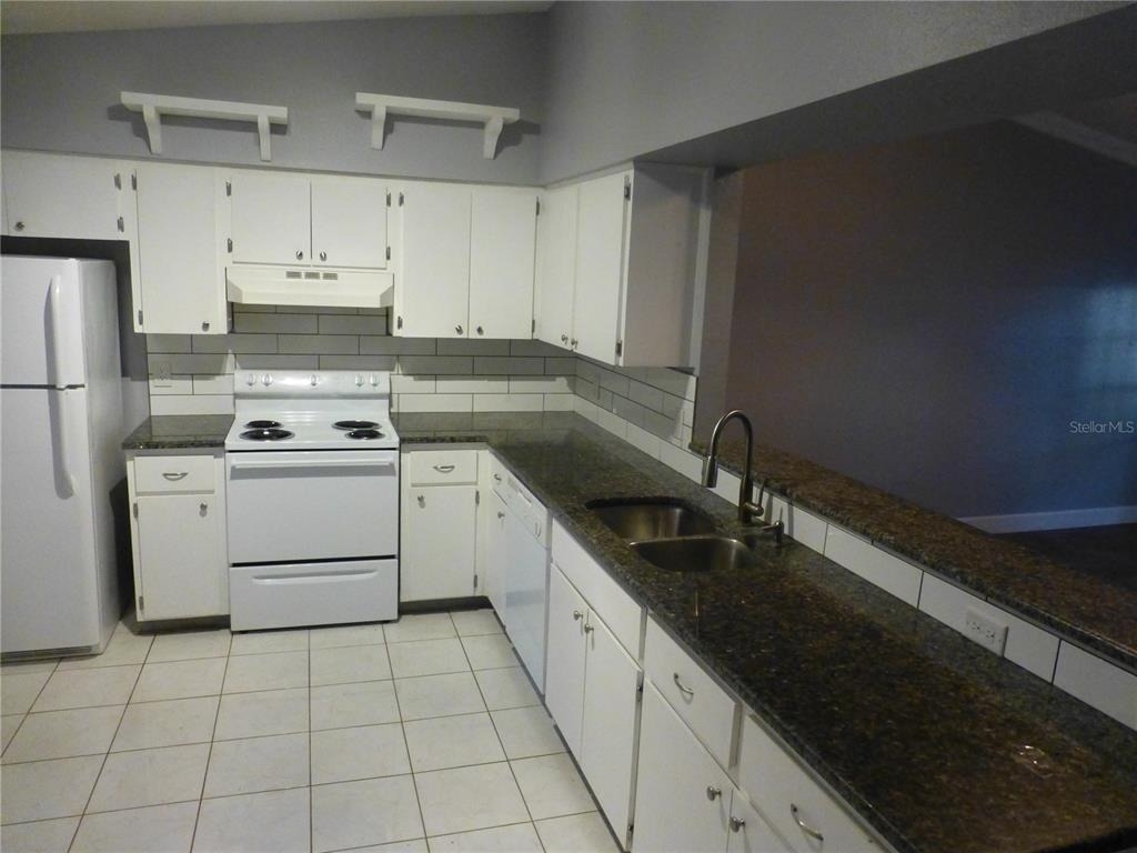 1890 Wolford Road - Photo 2