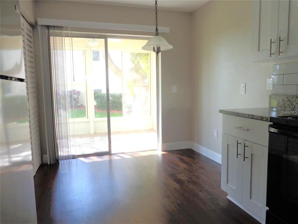 7910 Hardwick Drive - Photo 16
