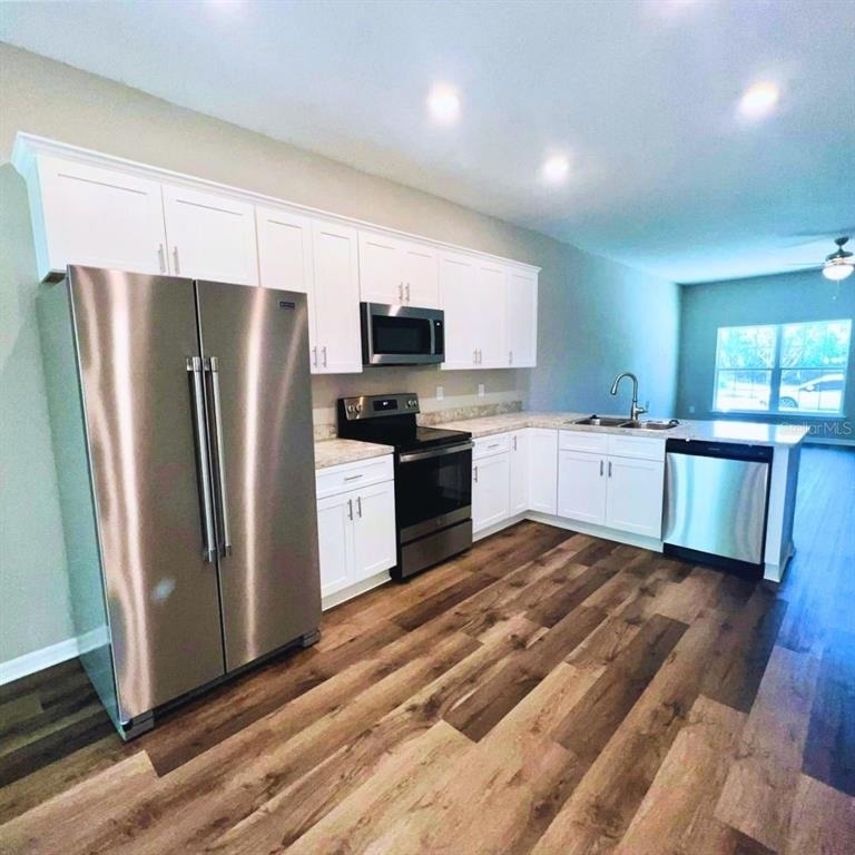 1335 W Walnut Street - Photo 2