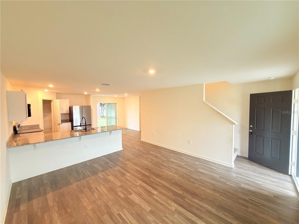 733 James Court - Photo 4