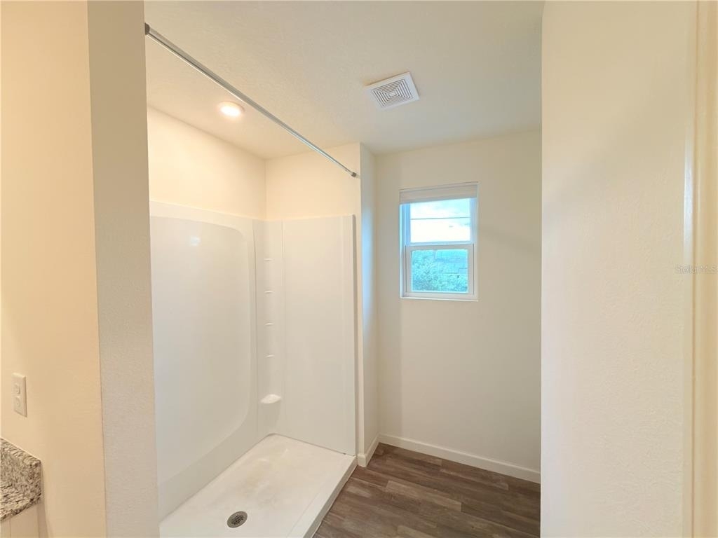 733 James Court - Photo 32