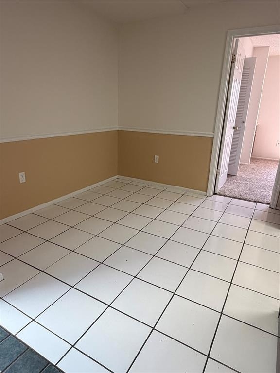 1275 Woodman Way - Photo 4